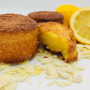 Monoporzione accademia limone e mandorla con fetta di limone